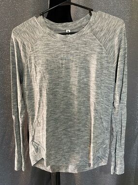 Athleta Heather Gray Long Sleeve Crew Tee